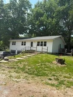 3603 Karnes RD, St Joseph, MO 64506