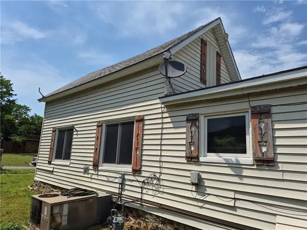 208 S 8th ST, Fredonia, KS 66736