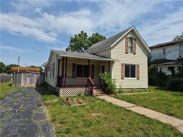 208 S 8th ST, Fredonia, KS 66736