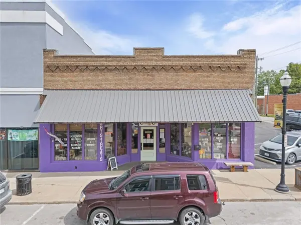 107 E 3rd ST, Cameron, MO 64429