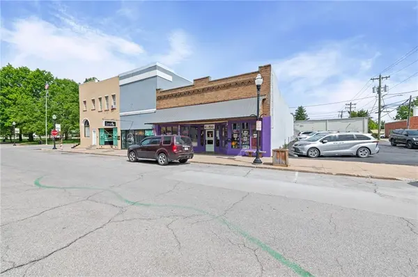 107 E 3rd ST, Cameron, MO 64429