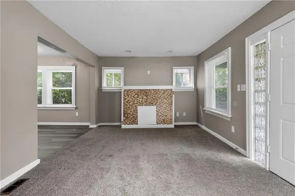 8309 E Gregory BLVD, Kansas City, MO 64131