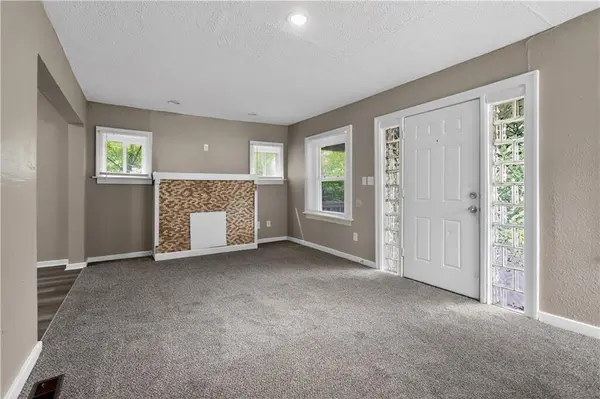 8309 E Gregory BLVD, Kansas City, MO 64131