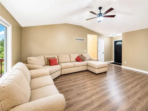 411 10th ST, Garden City, MO 64747