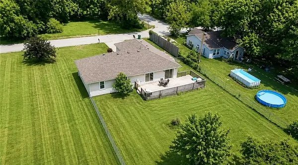 411 10th ST, Garden City, MO 64747