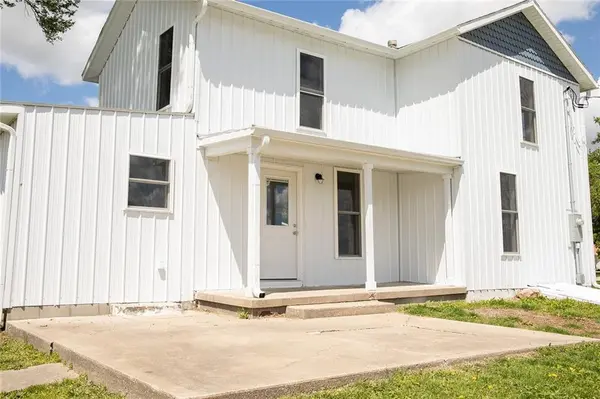 302 Little Brick RD, Cameron, MO 64429