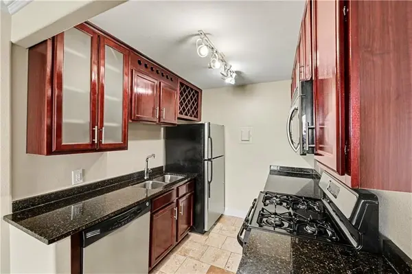 700 E 8th ST #9N, Kansas City, MO 64106