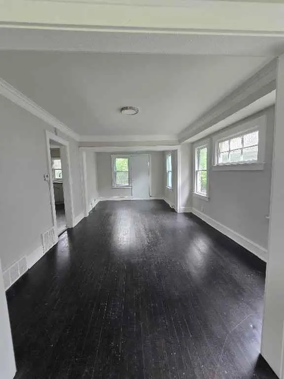5611 Highland AVE, Kansas City, MO 64110