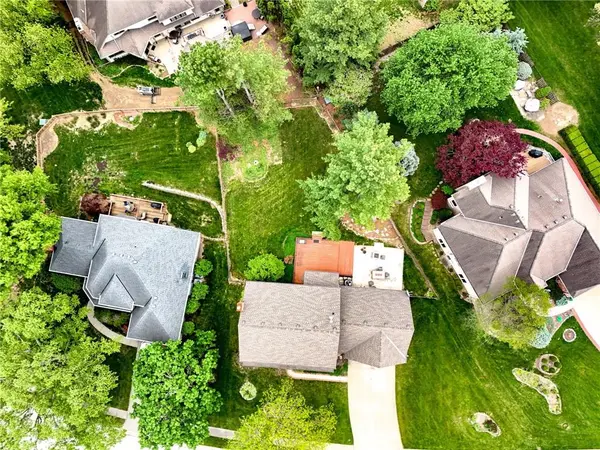 513 Pinewood DR, St Joseph, MO 64506