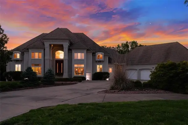 1601 NW Arrowhead TRL, Blue Springs, MO 64015