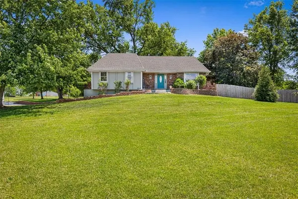 15813 Sugar Plum RD, Kearney, MO 64060