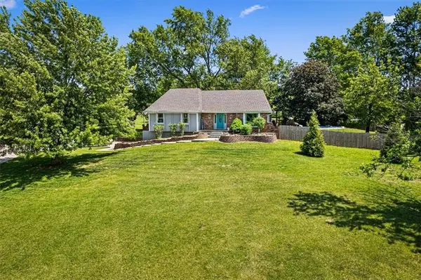 15813 Sugar Plum RD, Kearney, MO 64060