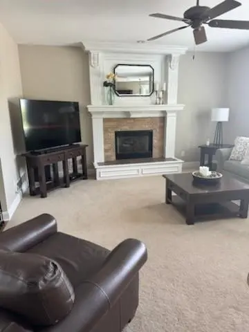 1906 W Kiera CIR, Olathe, KS 66061