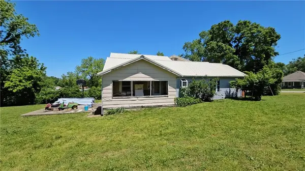 618 S Main ST, Grandby, MO 64844