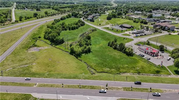 0 Hedge LN, Paola, KS 66071