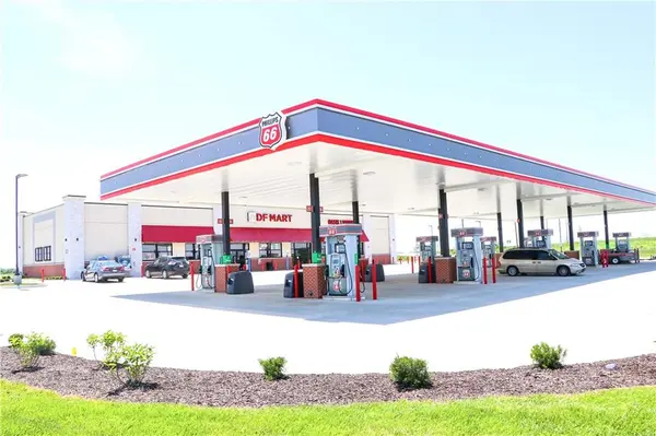 17520 New Trails Pkwy, Gardner, KS 66030