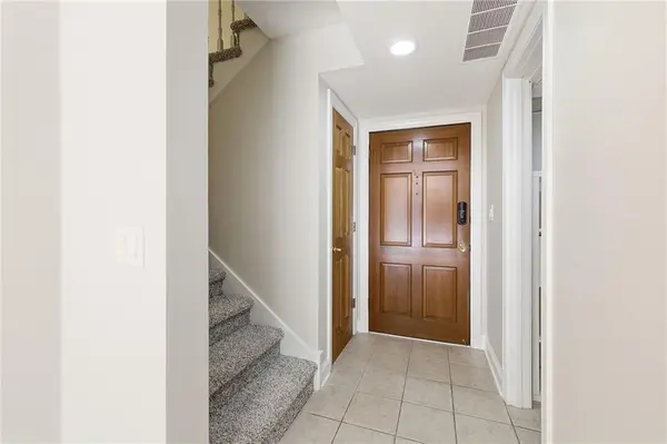 4511 Headwood DR #5, Kansas City, MO 64111