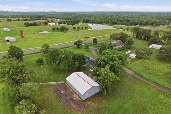 17341 N 158th ST, Basehor, KS 66007