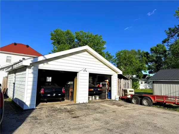 412 S Main ST, Brookfield, MO 64628