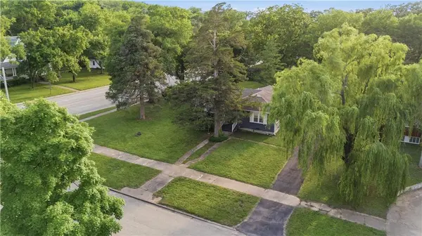 105 N 8th ST, Fredonia, KS 66736