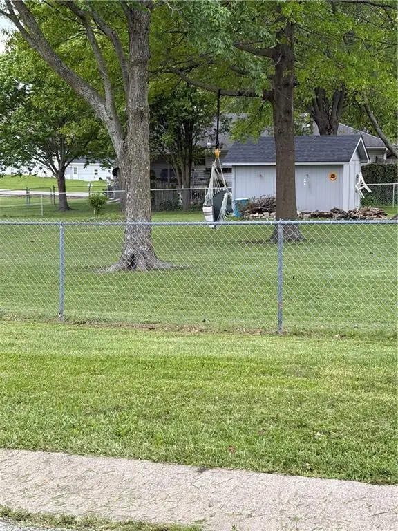 1101 N Doniphan ST, Lawson, MO 64062