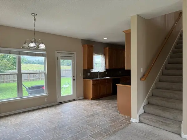 1015 Tamarisk DR, Leavenworth, KS 66048