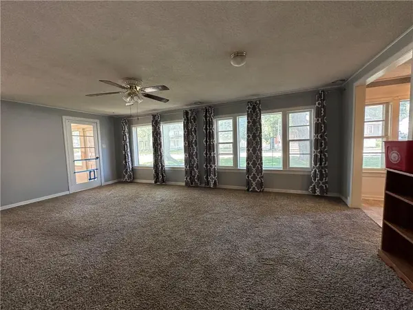 1820 South ST, Lexington, MO 64067