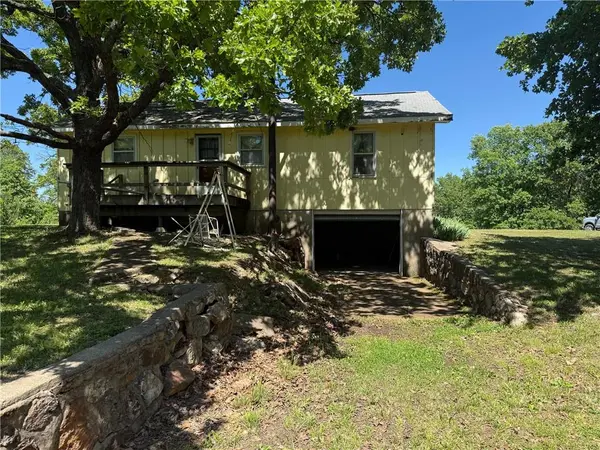 33486 7 HWY, Edwards, MO 65326
