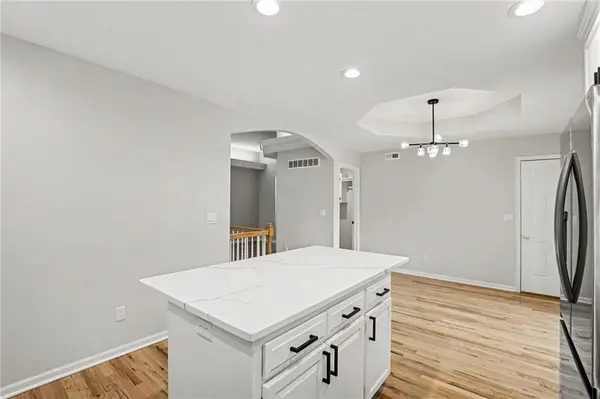 414 Eagle Glen DR, Raymore, MO 64083