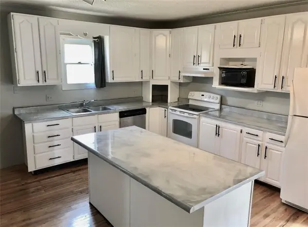 325 E 3rd ST, Maryville, MO 64468