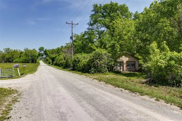 8667 Markham RD, Richmond, MO 64085