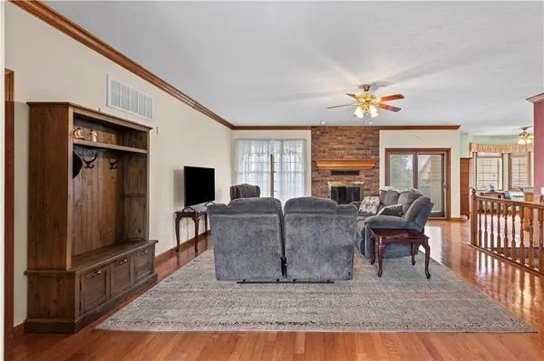 819 Pryor ST, Iola, KS 66749