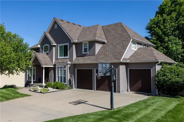 4904 Aegean TER, St Joseph, MO 64506