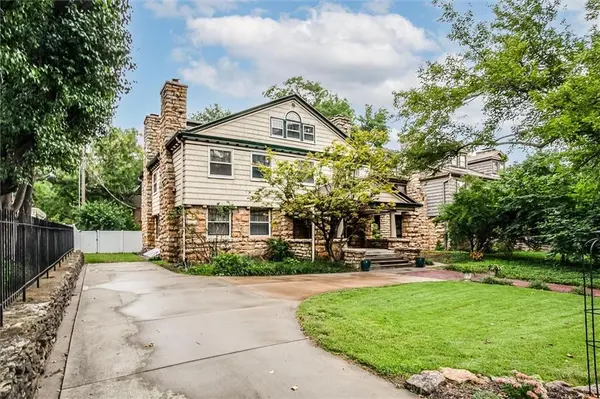 612 Emanuel Cleaver II BLVD, Kansas City, MO 64110