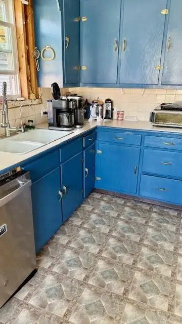 3001 Angelique ST, St Joseph, MO 64501