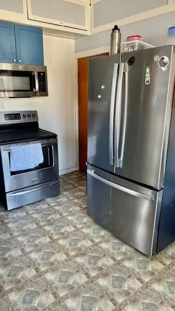 3001 Angelique ST, St Joseph, MO 64501