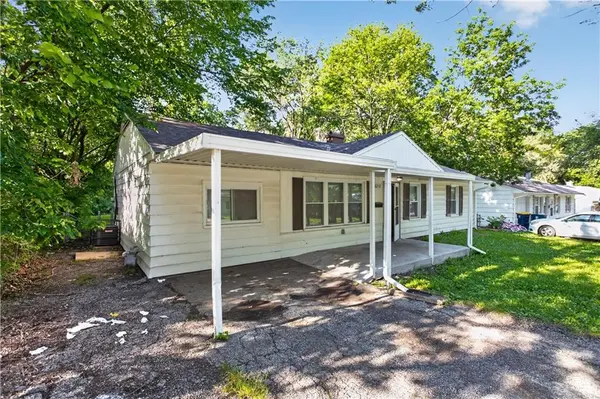 8212 E 111th TER, Kansas City, MO 64134