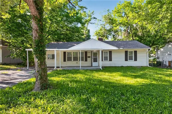 8212 E 111th TER, Kansas City, MO 64134