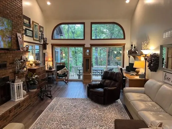 14690 E Redcoat RD, Nevada, MO 64772