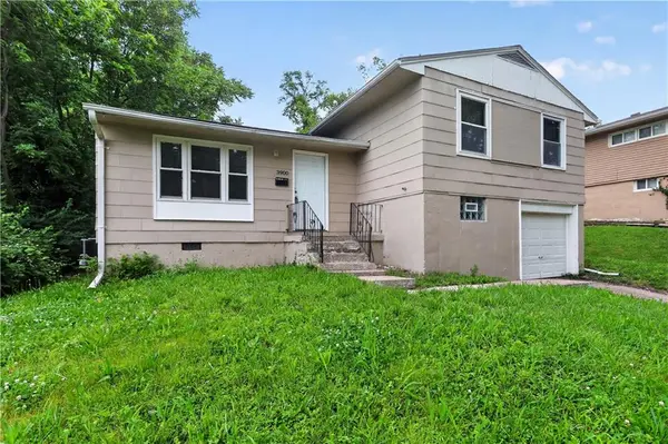 3900 E 47TH TER, Kansas City, MO 64130