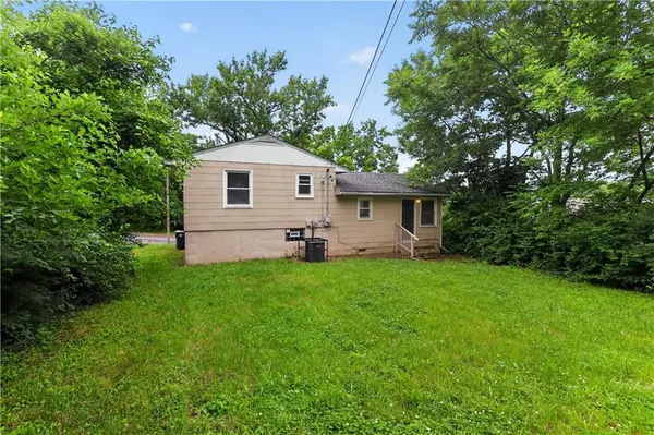 3900 E 47TH TER, Kansas City, MO 64130