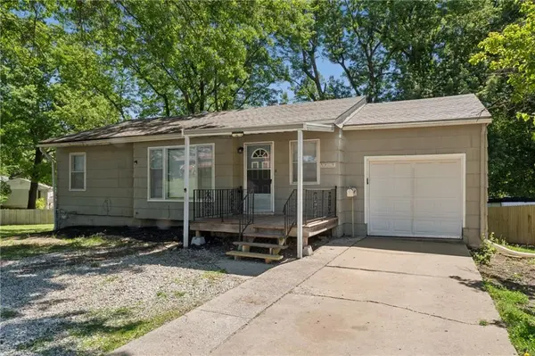 5809 Ralston AVE, Raytown, MO 64133