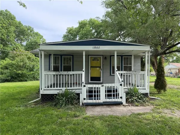 12602 E 37th ST #N, Sugar Creek, MO 64050