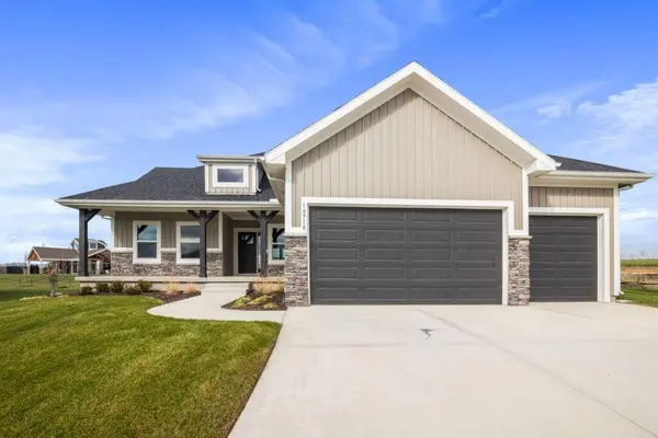 17463 W 163rd PL, Olathe, KS 66062