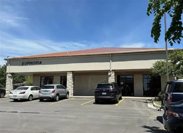 8327 N Congress AVE, Kansas City, MO 64152