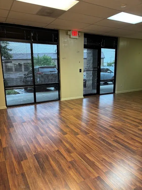 8327 N Congress AVE, Kansas City, MO 64152