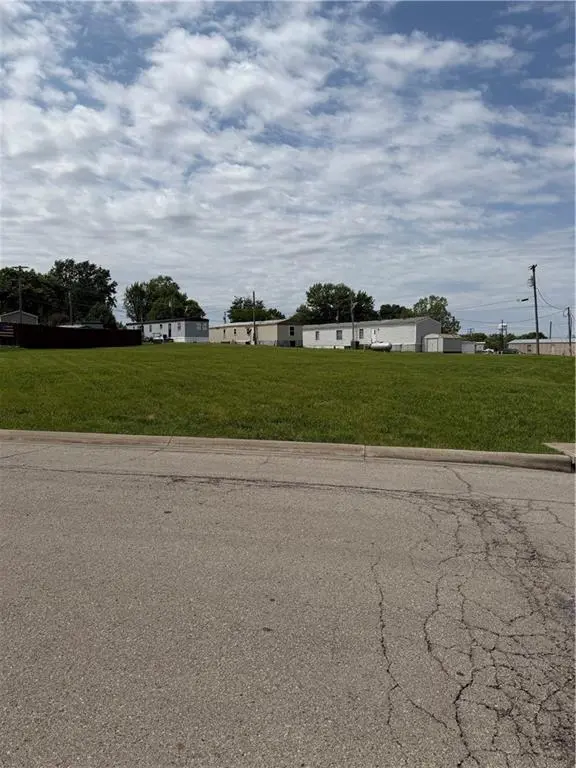 1910 Howenstein ST, Cameron, MO 64429
