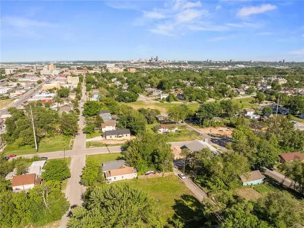 1211 Armstrong AVE, Kansas City, KS 66102