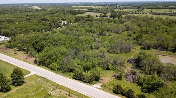 35900 Plum Creek RD, Osawatomie, KS 66064
