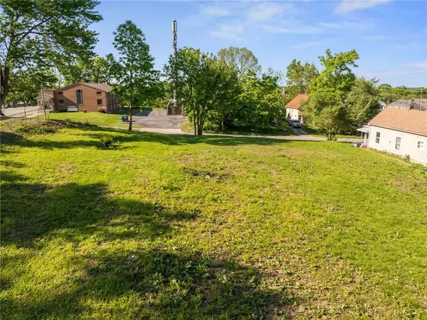 1215 Armstrong AVE, Kansas City, KS 66102